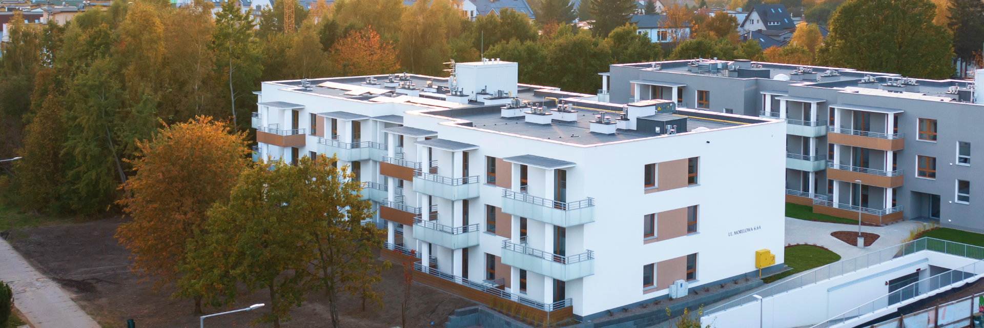 Łączy zalety życia miejskiego z bliskością natury